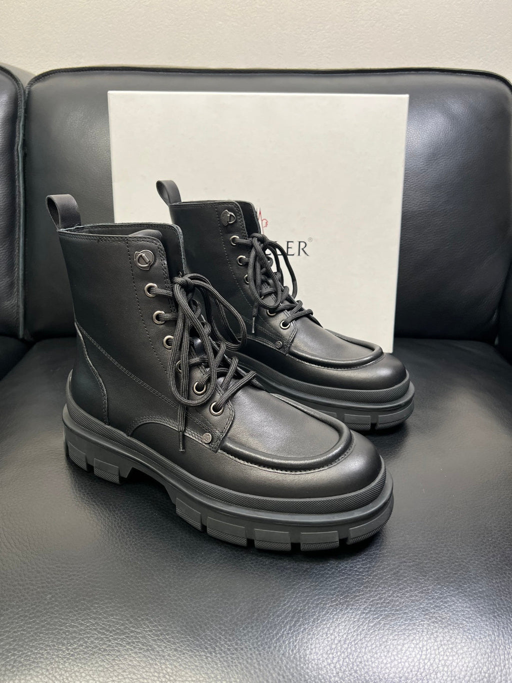 2025SS Shoelace Dr. Martens Boots